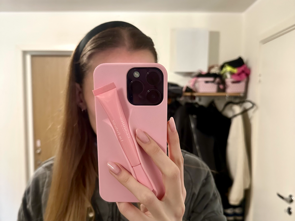 Sarah, 22